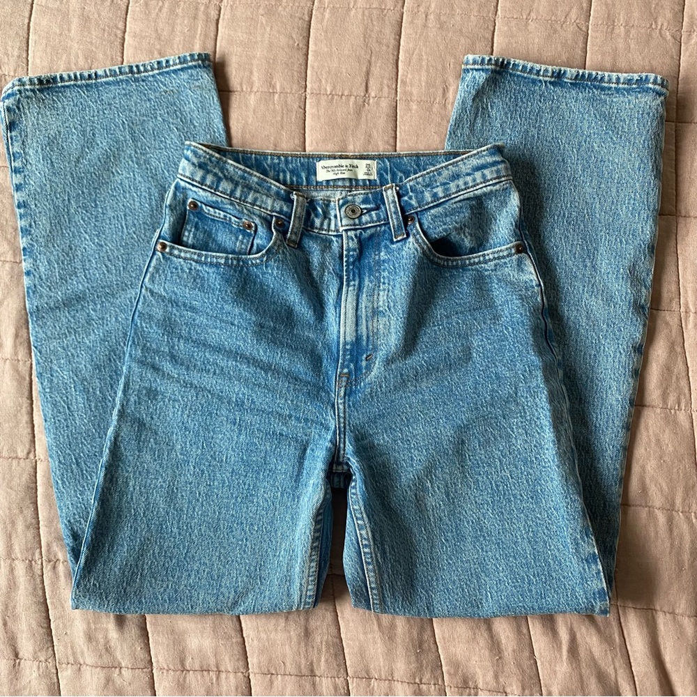 Abercrombie & Fitch 90’s Relaxed Jean High Rise